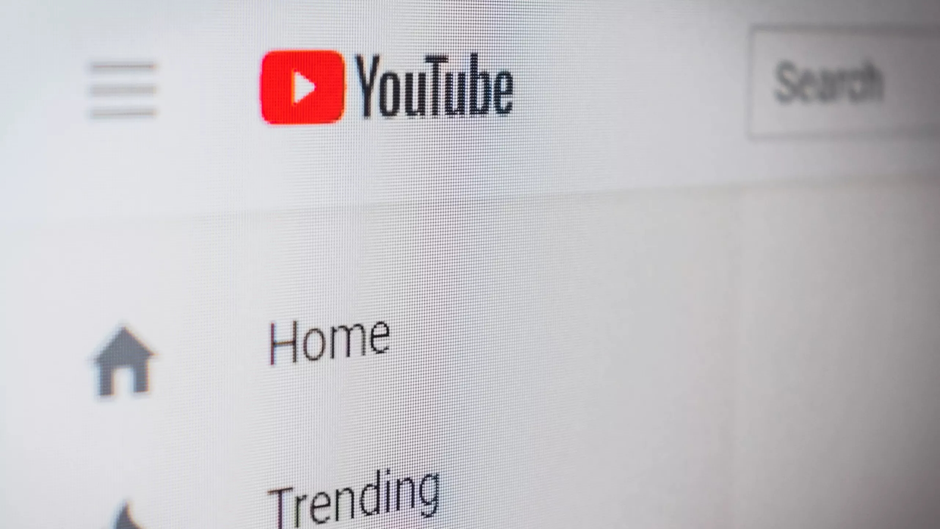 Google steps up its war on unofficial apps that obstruct YouTube adverts.