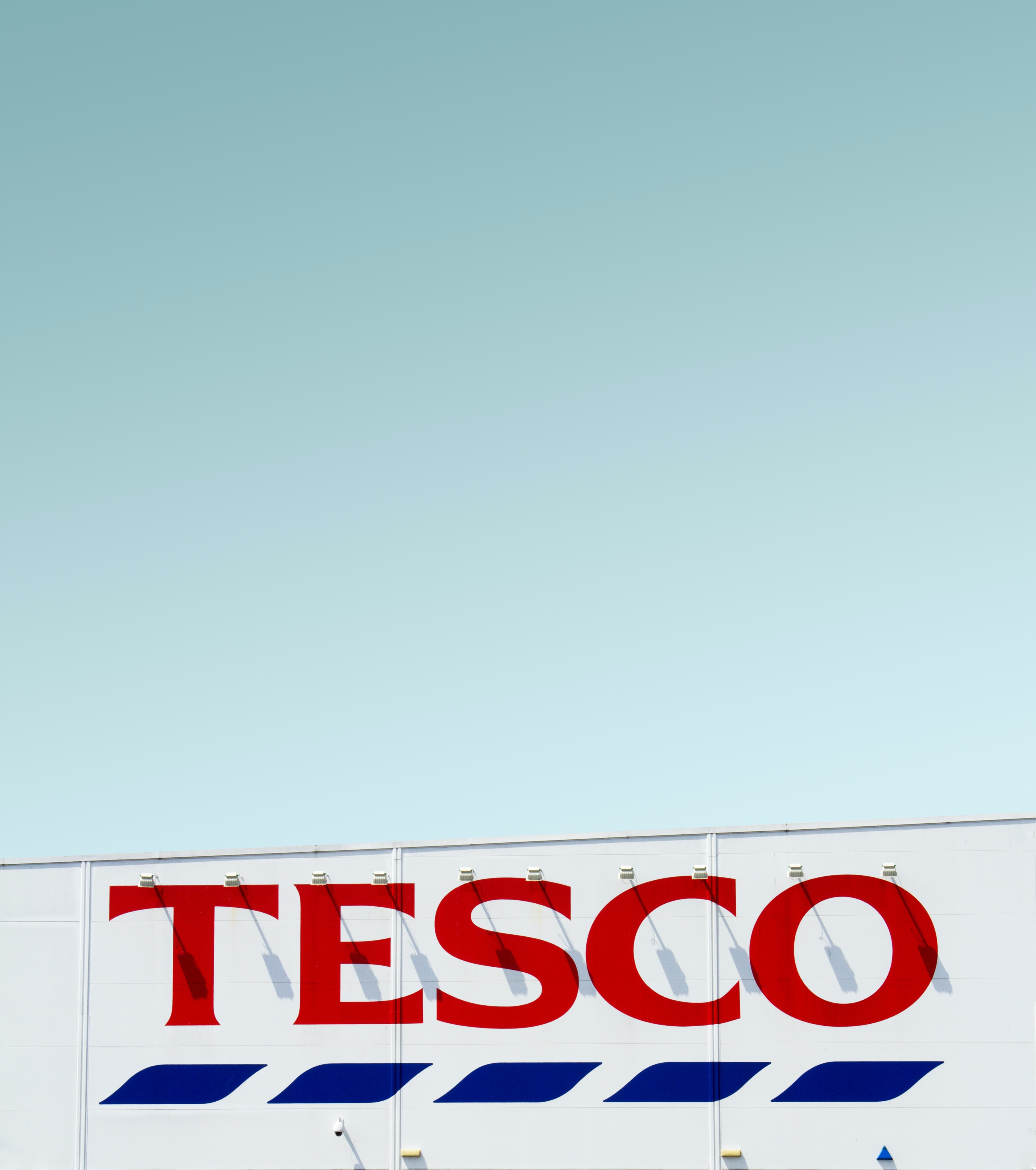 Tesco is in need of 16,000 or more people, to work for them for the growing sales since the lockdown started.