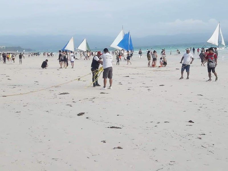 Palace urges tourists to follow rules regarding Boracay defecation issue