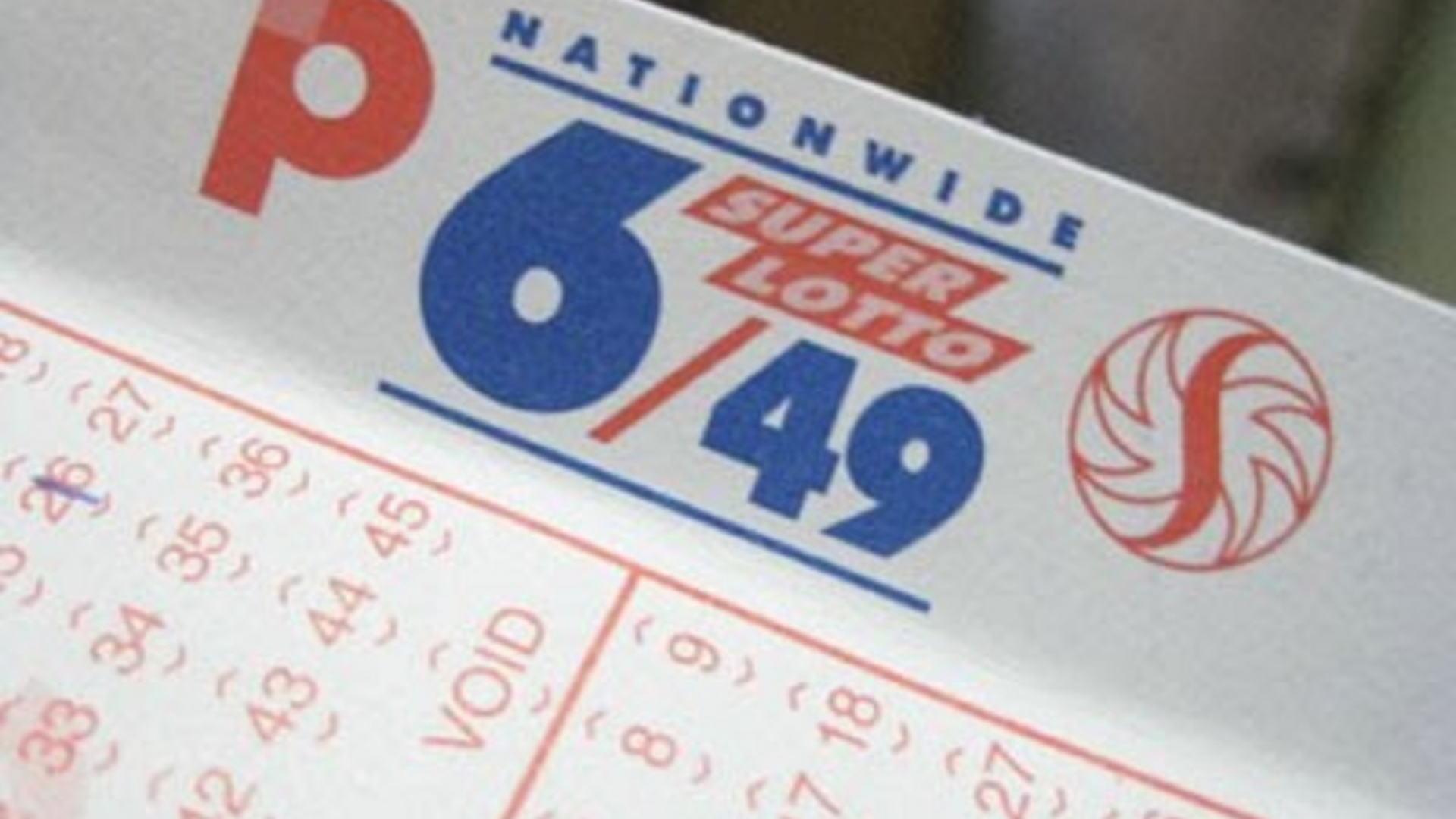 The 6/49 Super Lotto jackpot reward of P640,654,817.60 was won by a fortunate bettor.