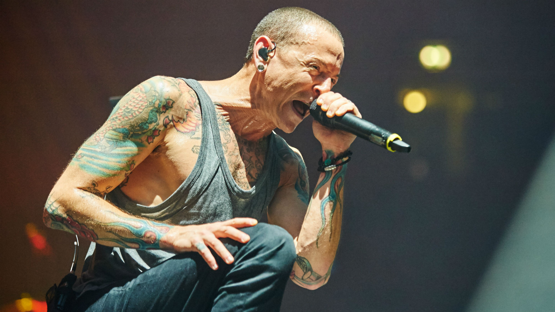 Chester Bennington will sing on an unreleased track from Linkin Park.