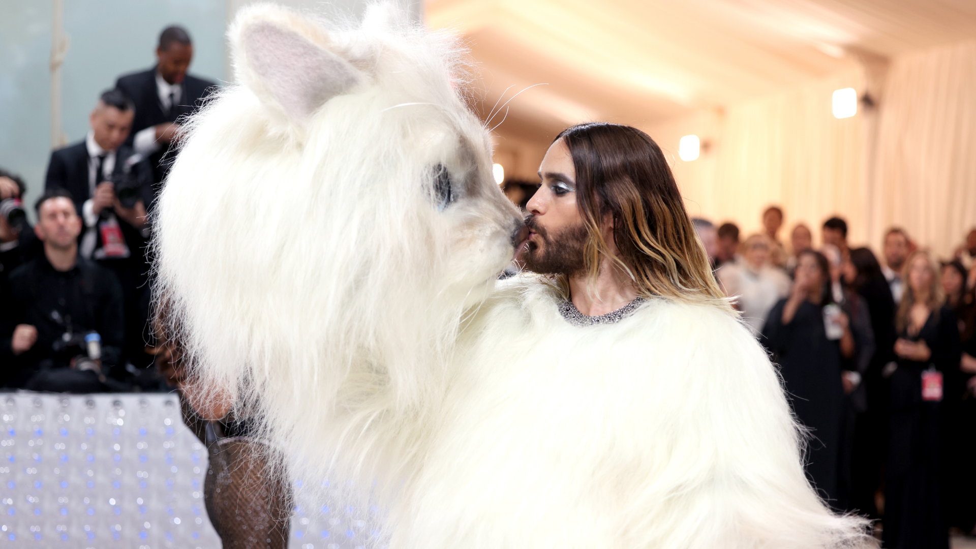 Jared Leto surprise everyone at the met gala wearing  a massive "Choupette" costume